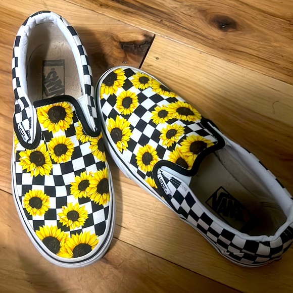 Sunflower design vans. size 9 in women’s (7.5 in men’s) - Picture 3 of 3